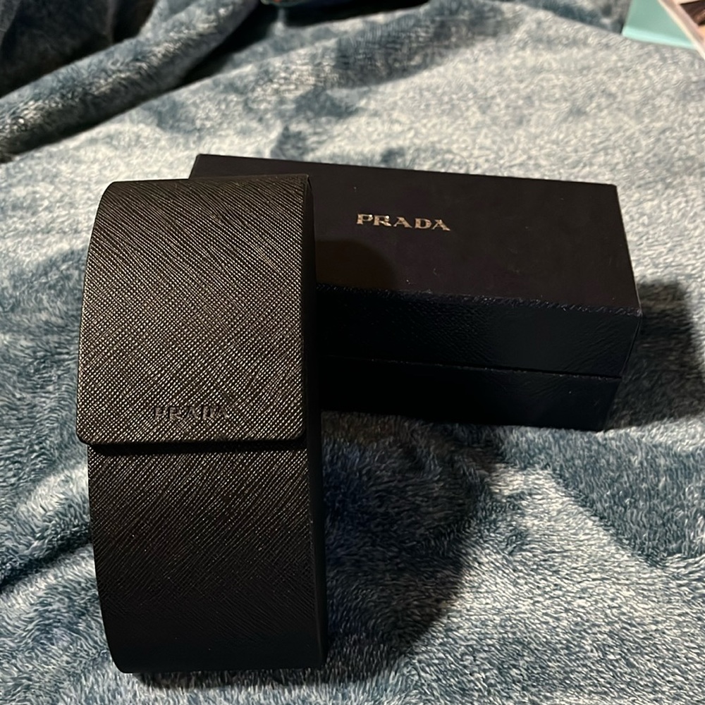 Pravda eye glass case and box